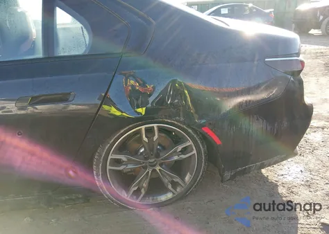 2025 BMW 740I xDrive z USA, uszkodzony, nr VIN WBA33EH01SCV39182